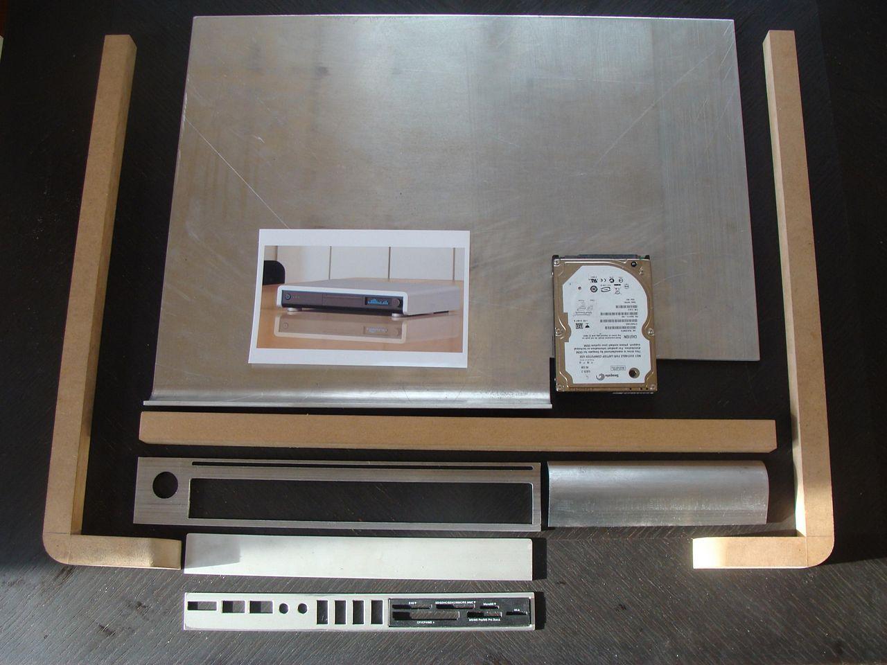 [25/05/2012] Eigenbau macht's möglich: Maxi-Hardware in Mini-Gehäuse (6)