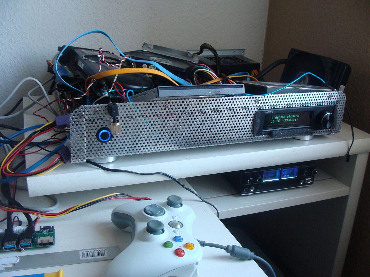 [25/05/2012] Eigenbau macht's möglich: Maxi-Hardware in Mini-Gehäuse (8)