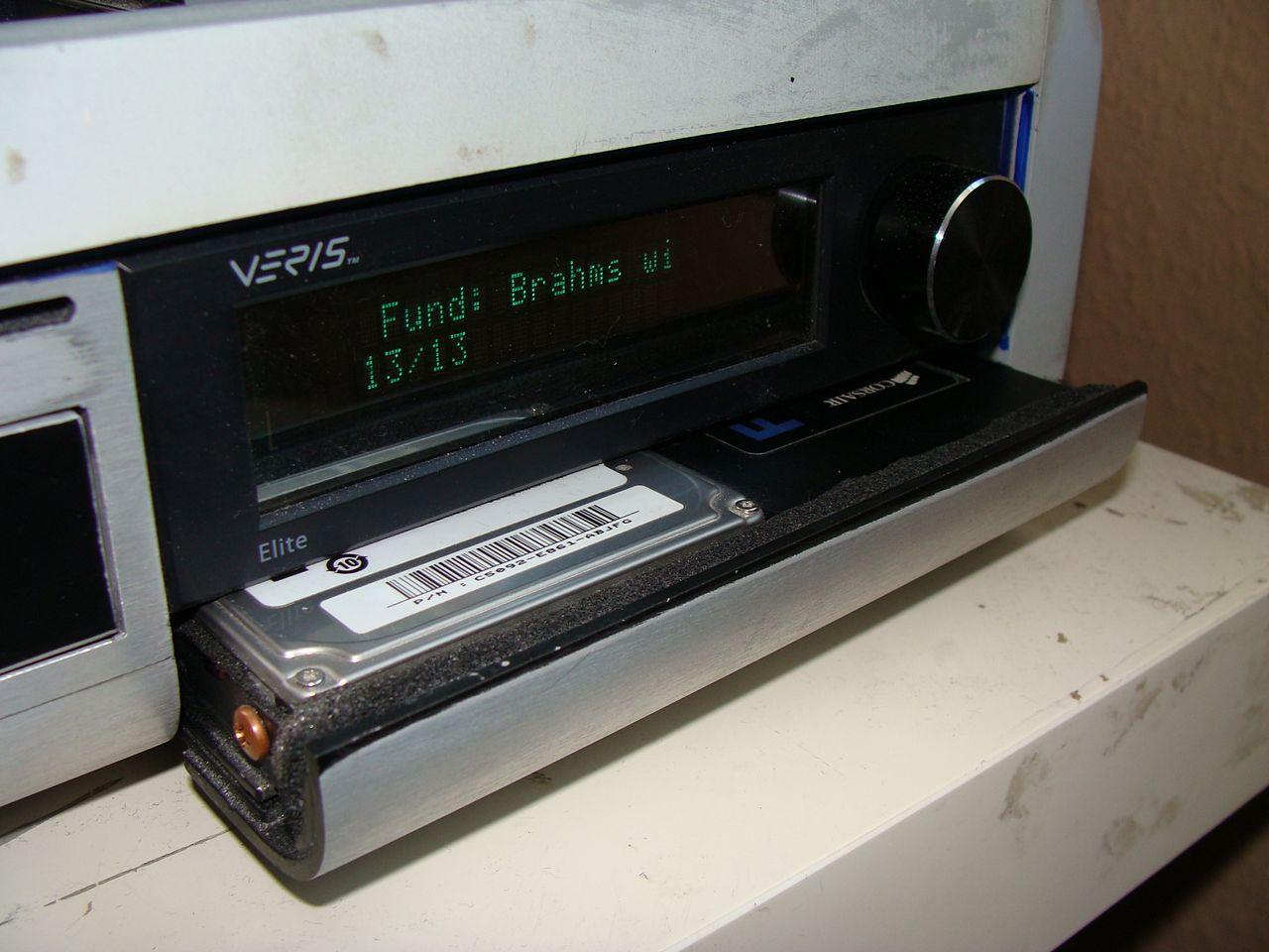 [25/05/2012] Eigenbau macht's möglich: Maxi-Hardware in Mini-Gehäuse (12)
