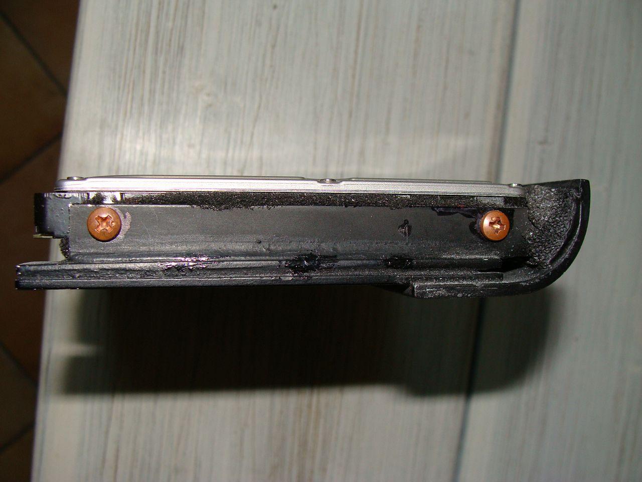 [25/05/2012] Eigenbau macht's möglich: Maxi-Hardware in Mini-Gehäuse (16)