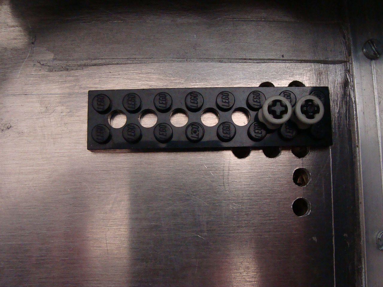 [25/05/2012] Eigenbau macht's möglich: Maxi-Hardware in Mini-Gehäuse (22)