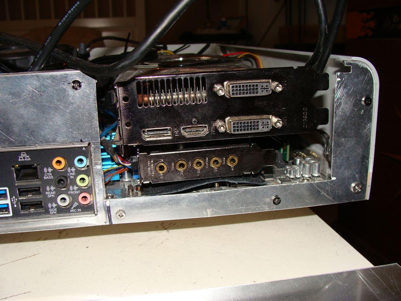 [25/05/2012] Eigenbau macht's möglich: Maxi-Hardware in Mini-Gehäuse (25)