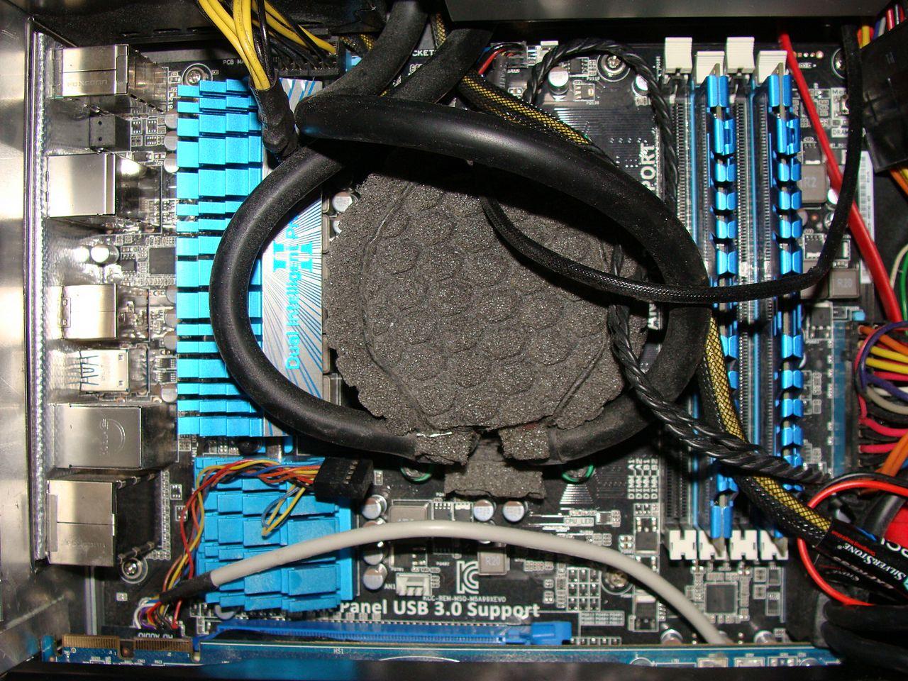 [25/05/2012] Eigenbau macht's möglich: Maxi-Hardware in Mini-Gehäuse (30)