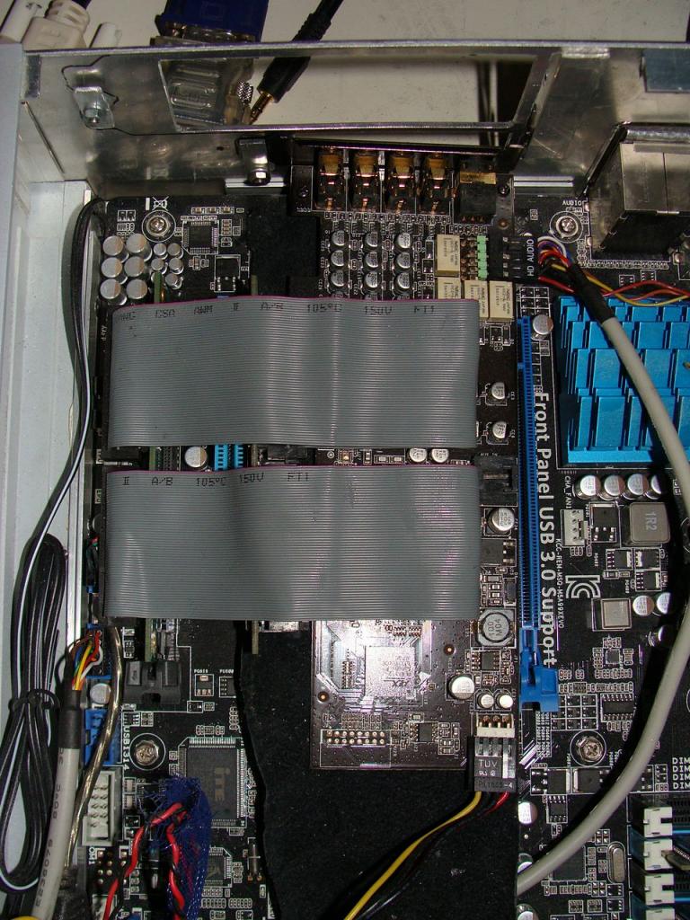 [25/05/2012] Eigenbau macht's möglich: Maxi-Hardware in Mini-Gehäuse (31)
