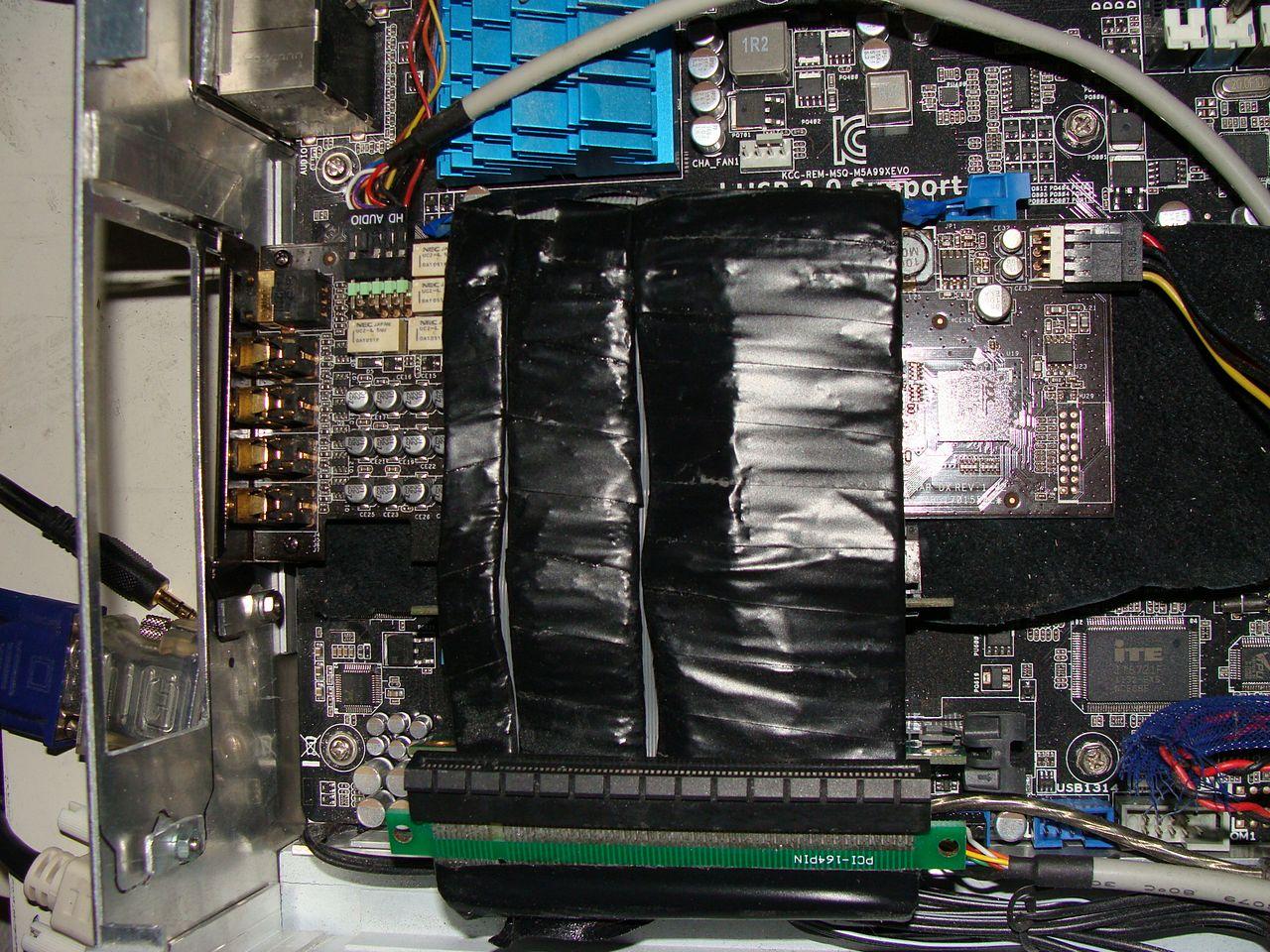 [25/05/2012] Eigenbau macht's möglich: Maxi-Hardware in Mini-Gehäuse (33)