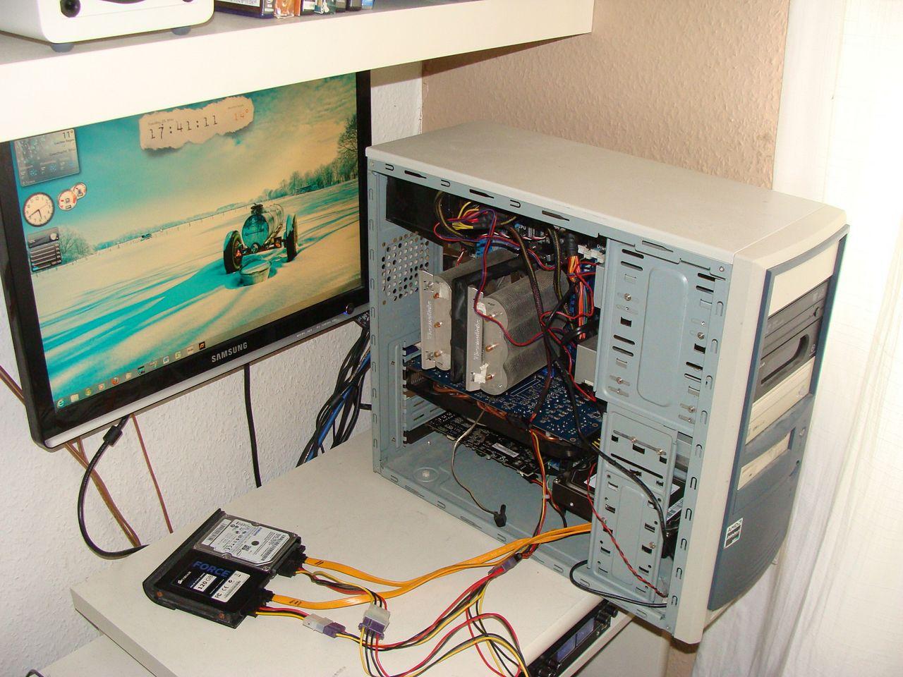 [25/05/2012] Eigenbau macht's möglich: Maxi-Hardware in Mini-Gehäuse (35)