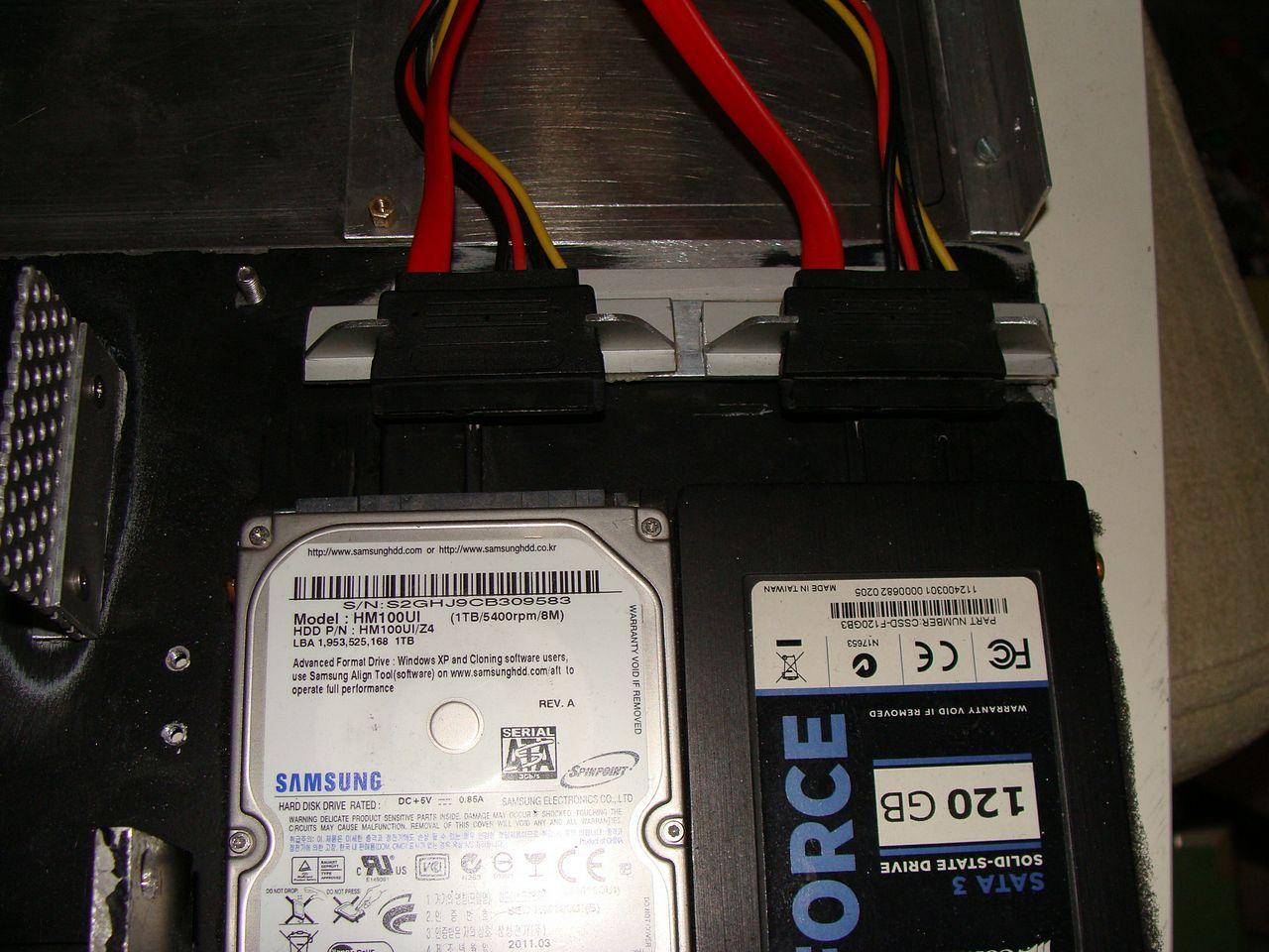 [25/05/2012] Eigenbau macht's möglich: Maxi-Hardware in Mini-Gehäuse (47)