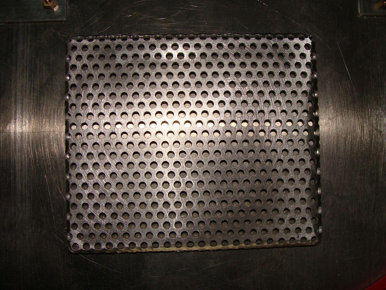 [25/05/2012] Eigenbau macht's möglich: Maxi-Hardware in Mini-Gehäuse (48)