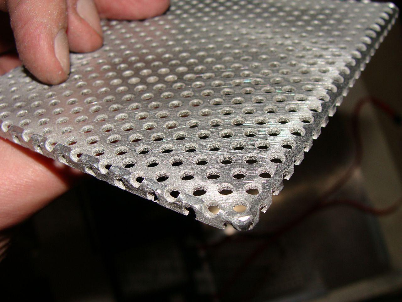 [25/05/2012] Eigenbau macht's möglich: Maxi-Hardware in Mini-Gehäuse (49)