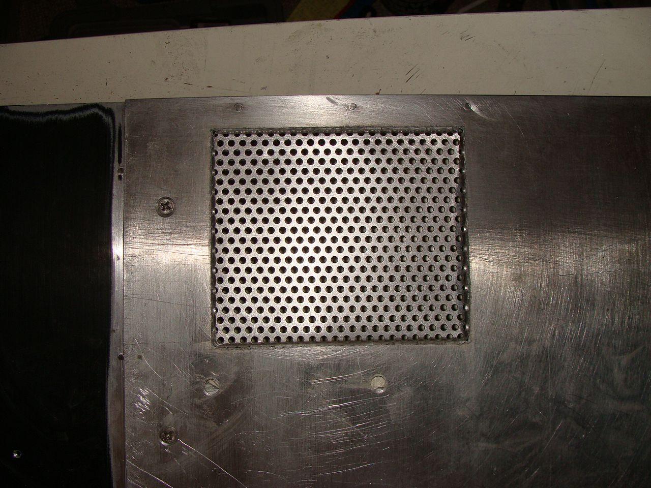 [25/05/2012] Eigenbau macht's möglich: Maxi-Hardware in Mini-Gehäuse (50)