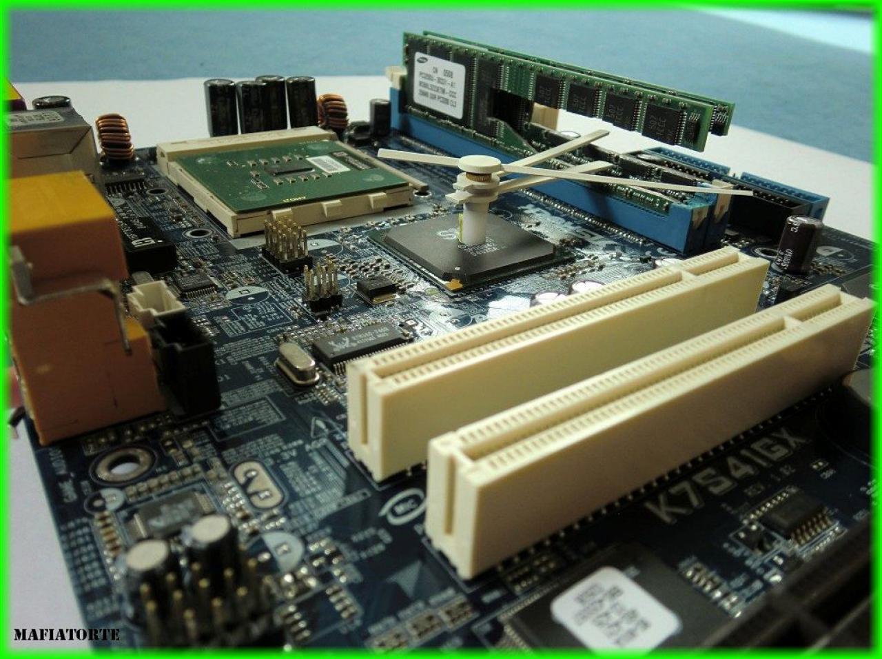 [15/05/2012] Update: Mainboard als Wanduhr (14)