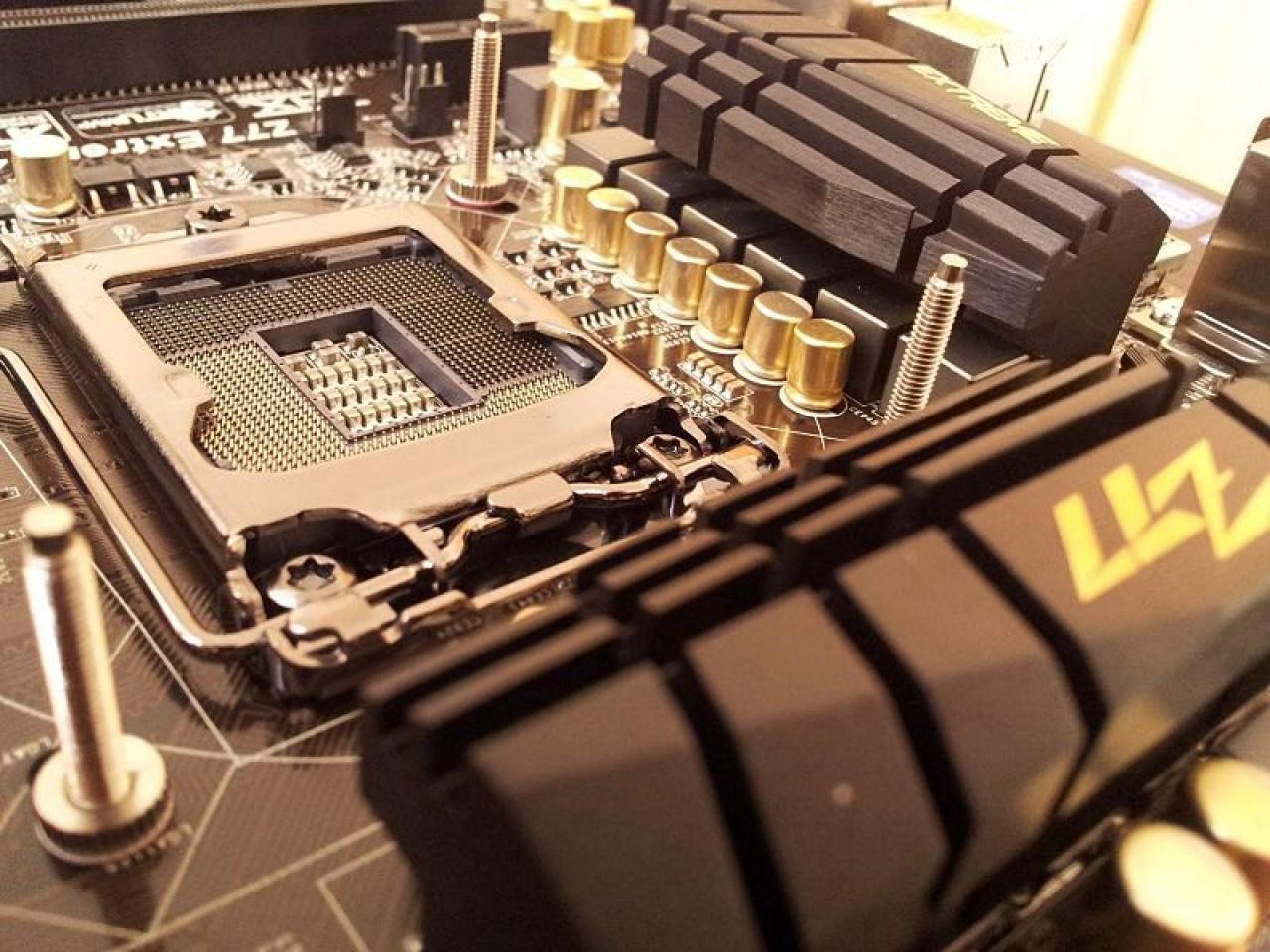 [18/05/2012] Neue Mainboard-Bilder (Update vom 19.05.) (11)