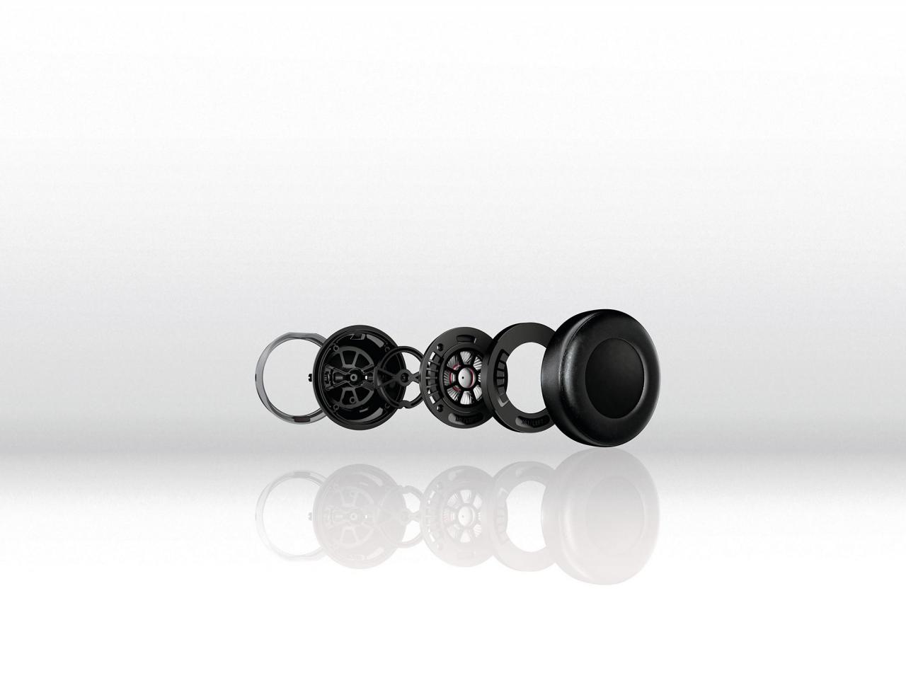 [25/05/2012] Philips präsentiert Fidelio M1-Kopfhörer - kleiner mobiler Bruder des L1 (2)