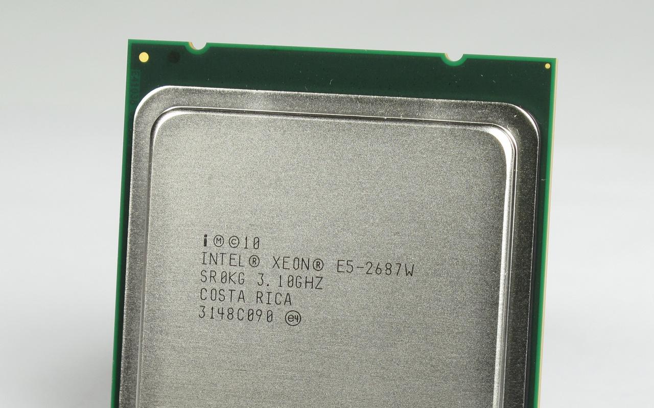 [30/05/2012] 16 Kerne im Test: Doppelter Xeon E5-2687W plus Asus Z9PE-D8 WS