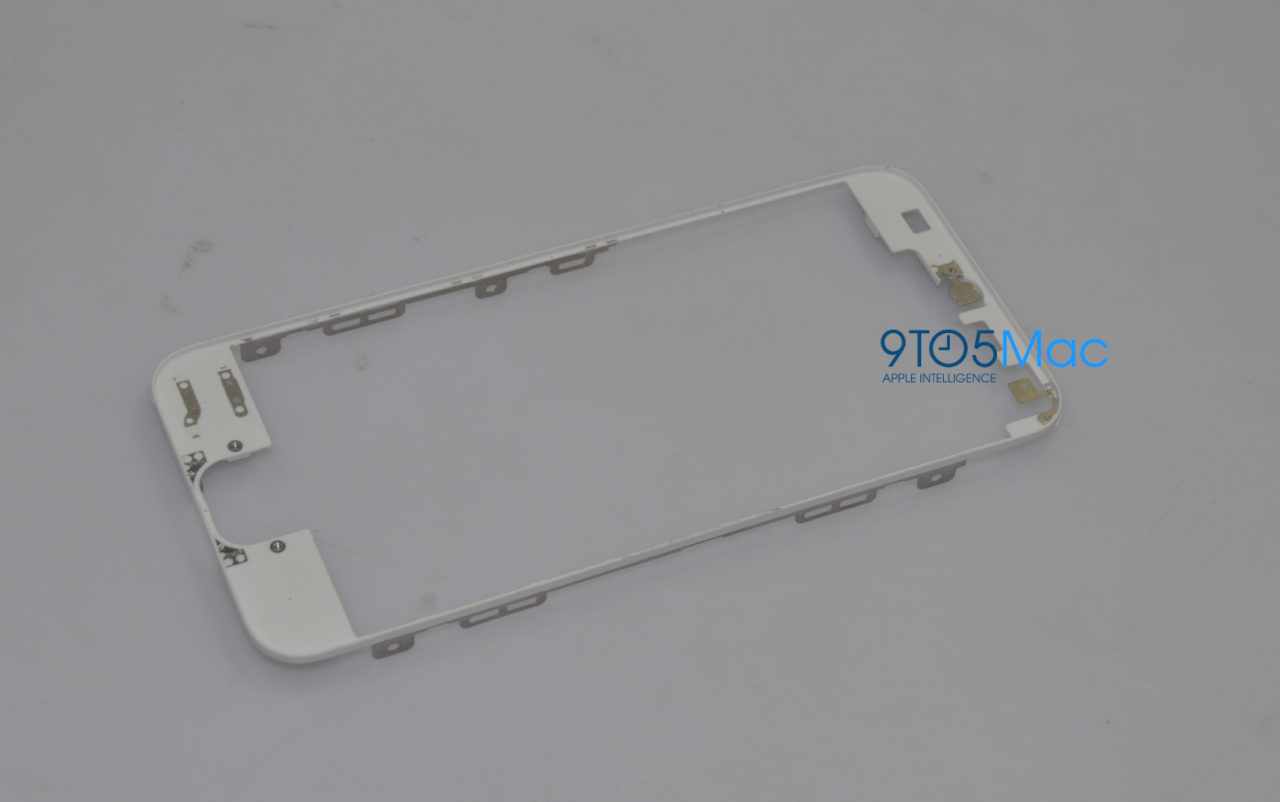 [30/05/2012] iPhone 5: Neue Bilder der Metall-Rückseite belegen 3,95-Zoll-Display