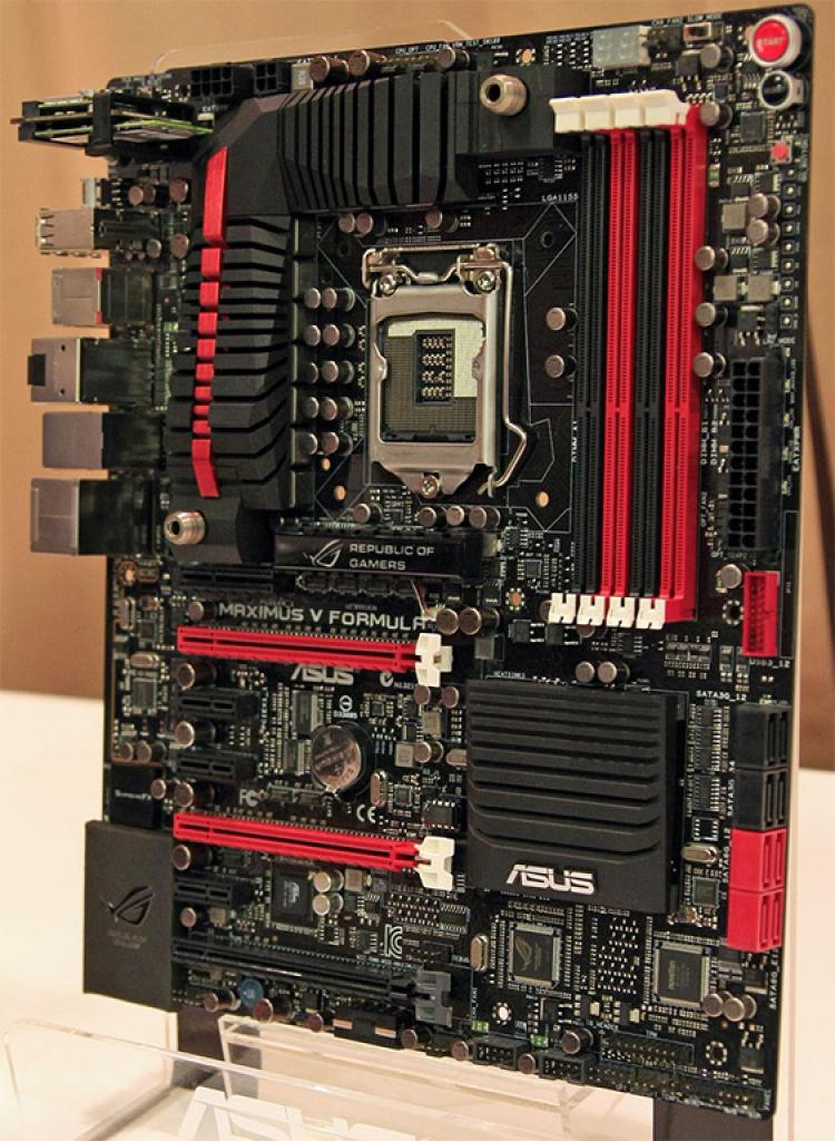 [31/05/2012] Asus Maximus V Formula: Z77-Express-Mainboard für Ivy Bridge soll in zwei Versionen erscheinen (1)