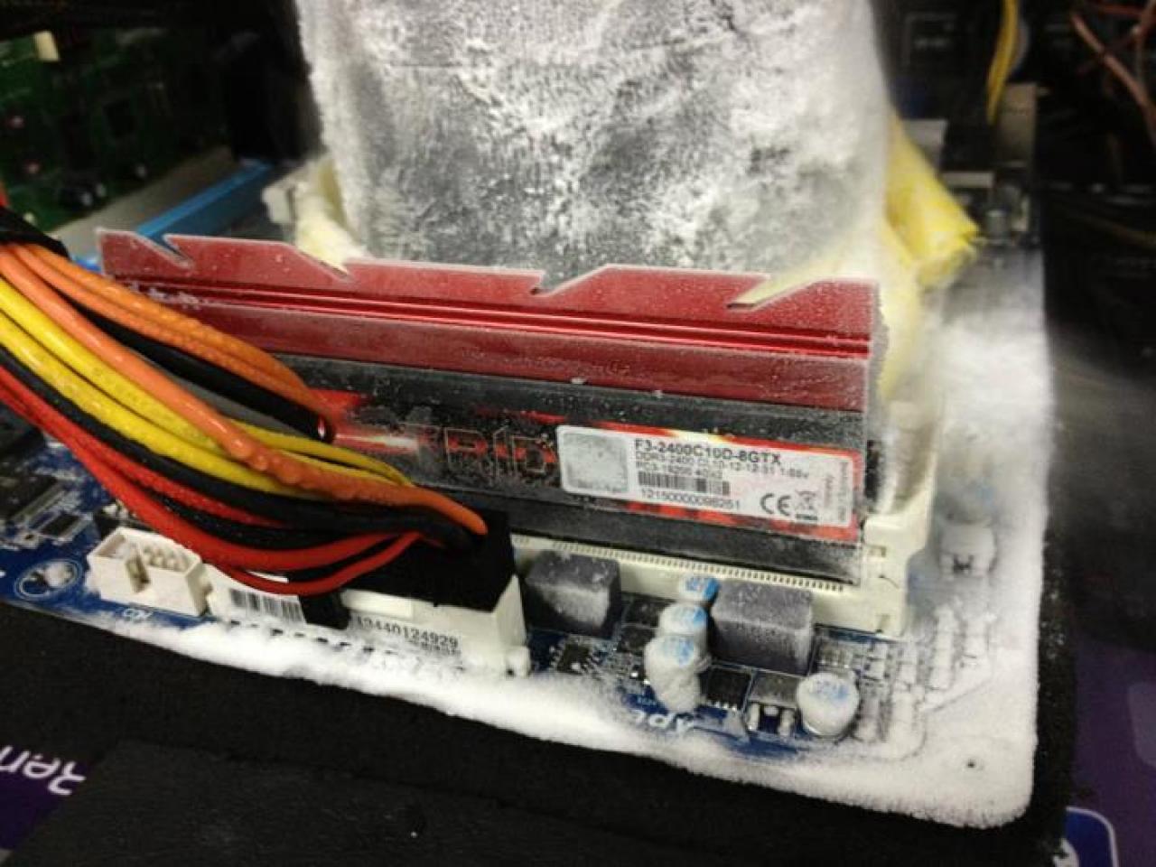 [13/06/2012] Mit fast -170 Grad Celsius wurde ein neue Taktrekord für Arbeitsspeicher aufgestellt. (5)