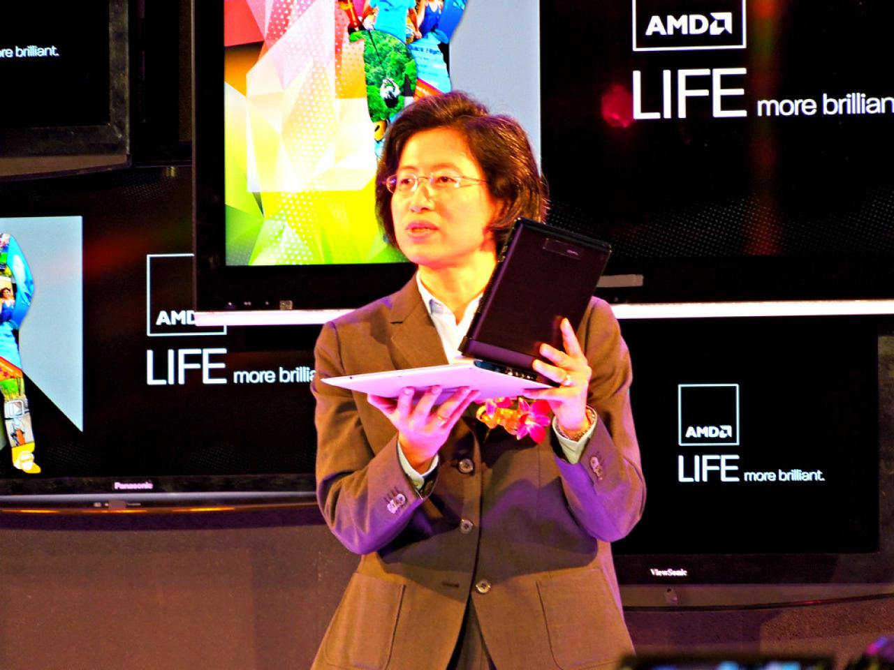 [06/06/2012] Computex 2012: AMD stellt die Desktop-Trinitys und Brazos 2.0 offiziell vor und zeigt einen Notebook-Tablet-Hybriden (7)