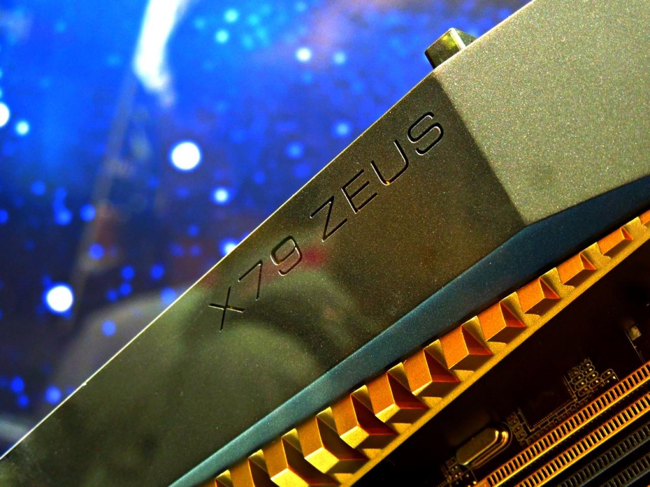 [05/06/2012] Asus Zeus: Sockel 2011, Dual-Thunderbolt, zwei Radeon-Grafikchips onboard , WiFi und acht RAM-Bänke (6)