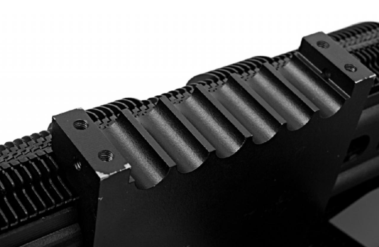 [20/06/2012] Kühlkörper-Monster: Passive Colorful GTX 680 enthüllt (4)