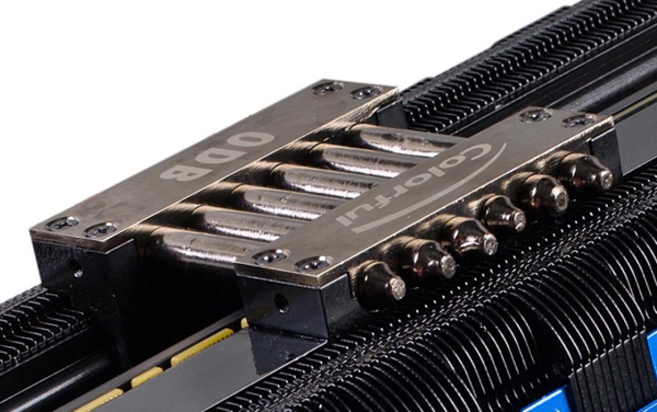 [20/06/2012] Kühlkörper-Monster: Passive Colorful GTX 680 enthüllt (5)