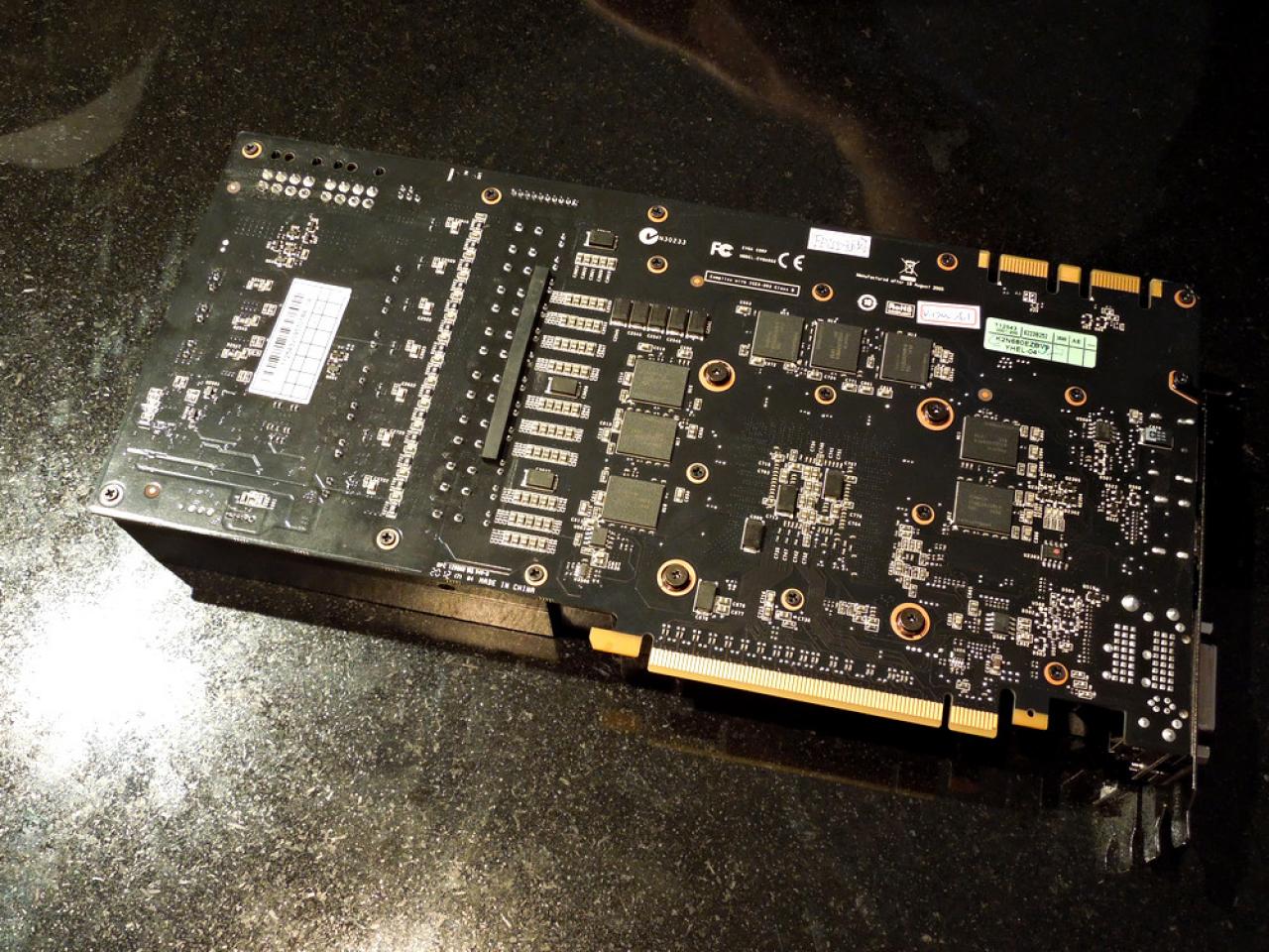 [07/06/2012] Nvidia Green Light: Evgas Geforce GTX 680 Classified muss ohne EV-Bot ausgeliefert werden (3)