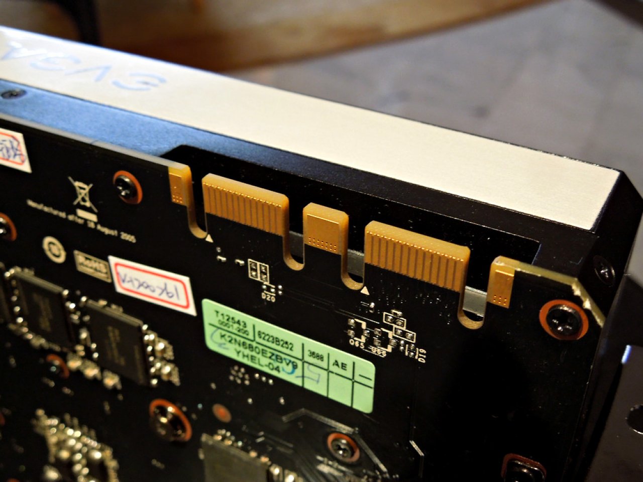 [07/06/2012] Nvidia Green Light: Evgas Geforce GTX 680 Classified muss ohne EV-Bot ausgeliefert werden (5)