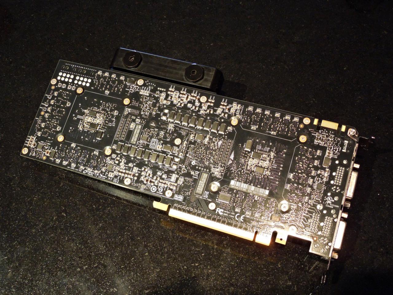 [07/06/2012] EVGA zeigt die GTX 680 Classified, neue Mainboards wie das SR-X und das Super-Nova-Netzteil (17)