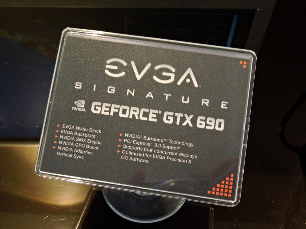 [07/06/2012] EVGA zeigt die GTX 680 Classified, neue Mainboards wie das SR-X und das Super-Nova-Netzteil (19)