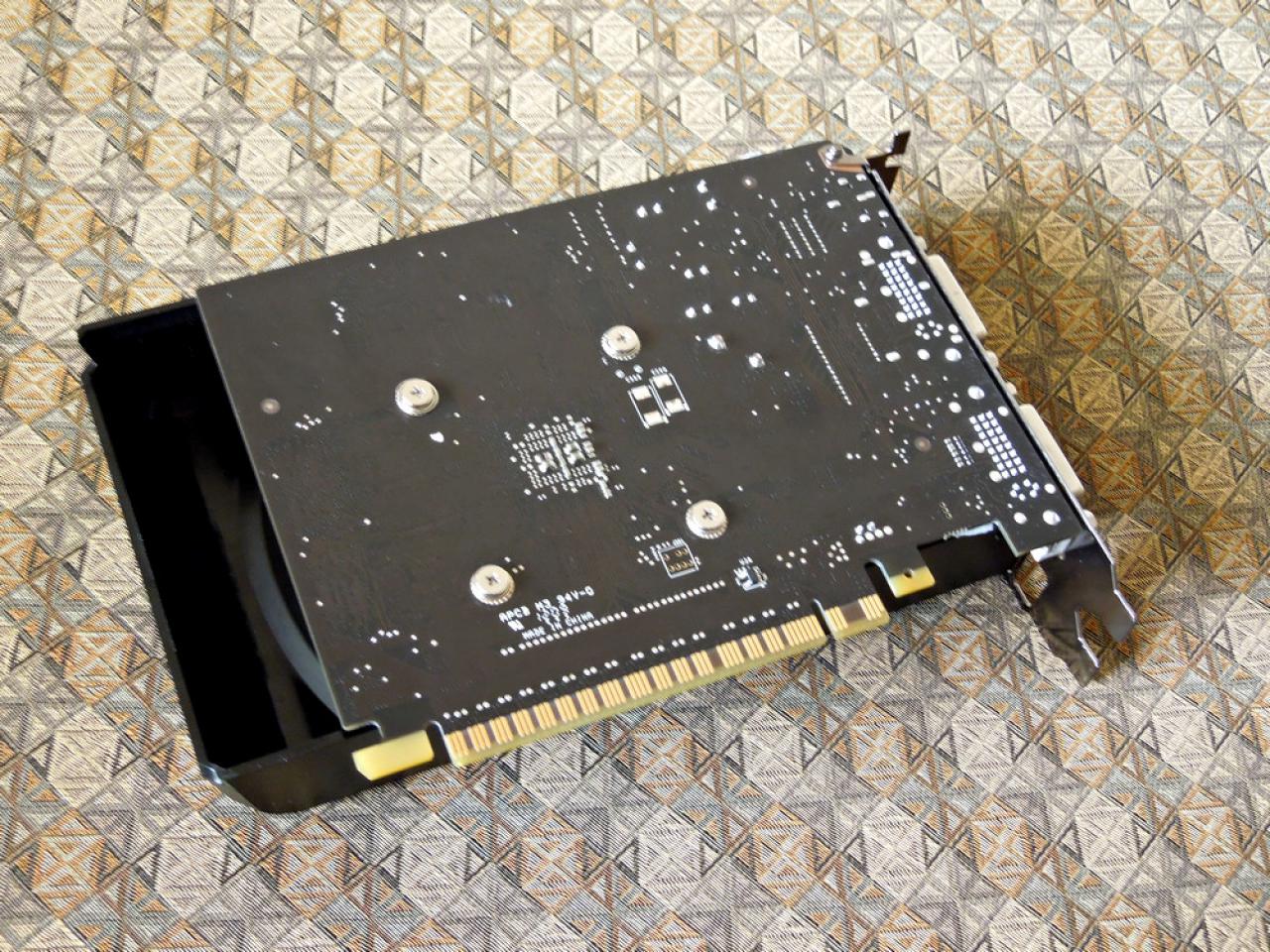 [07/06/2012] EVGA zeigt die GTX 680 Classified, neue Mainboards wie das SR-X und das Super-Nova-Netzteil (24)