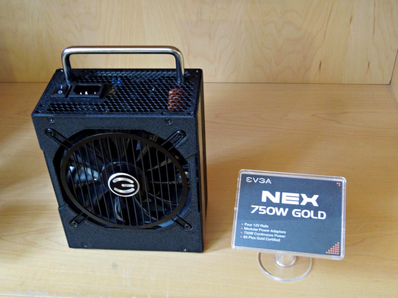 [07/06/2012] EVGA zeigt die GTX 680 Classified, neue Mainboards wie das SR-X und das Super-Nova-Netzteil (32)