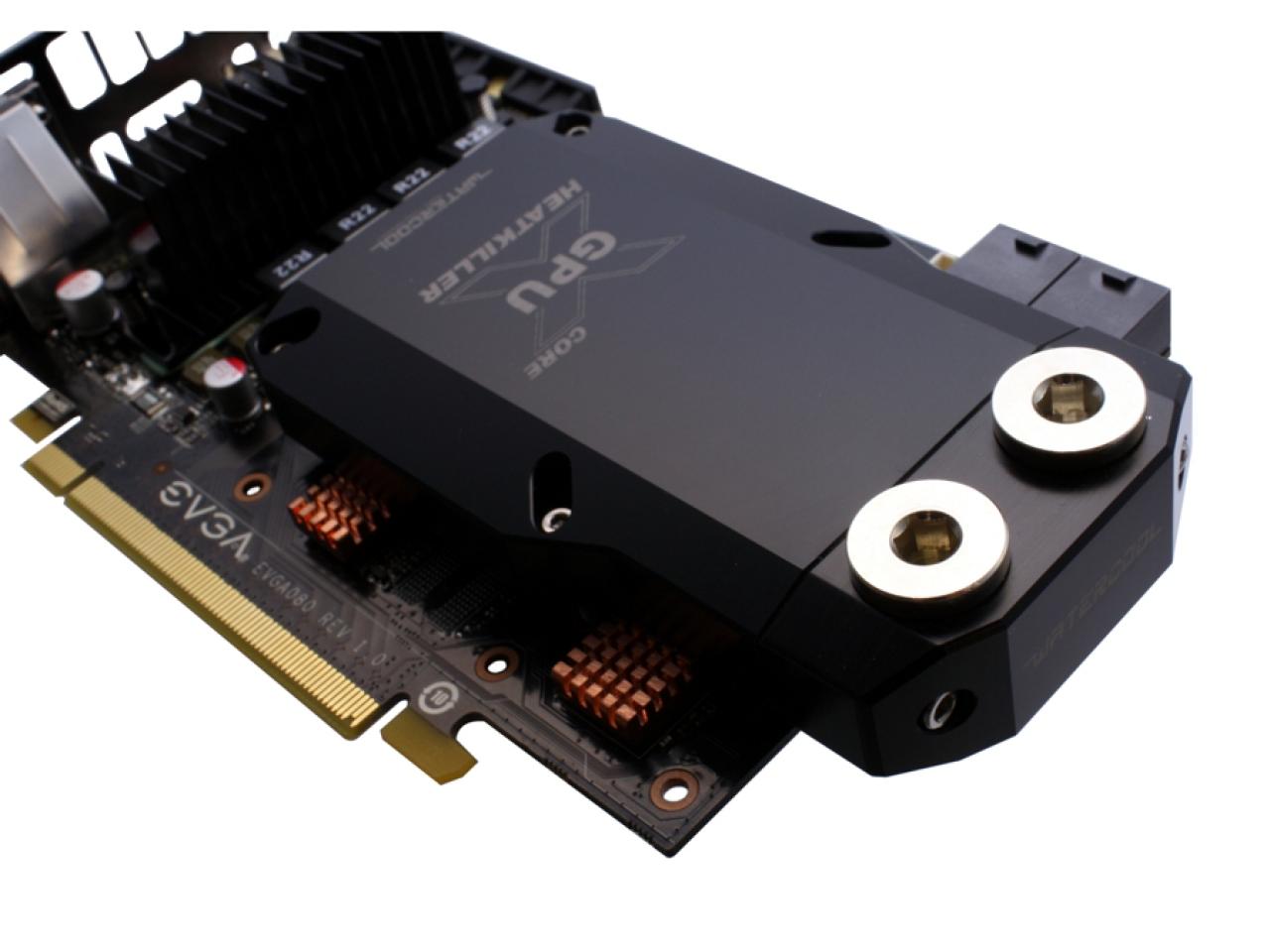 [02/06/2012] Ungewöhnlich Position, aber dank der kurzen GTX-670-Platine möglich: Heatkiller GPU-X³ Core LC mit den Anschlüssen hinter der Karte positioniert.