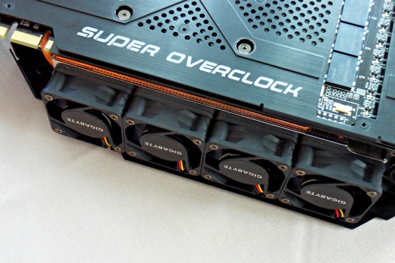[06/06/2012] Computex 2012: Gigabyte GTX 680 Super OC mit wuchtiger Windforce-5X-Vapor-Chamber-Kühlung und fünf 40-mm-Lüftern (4)