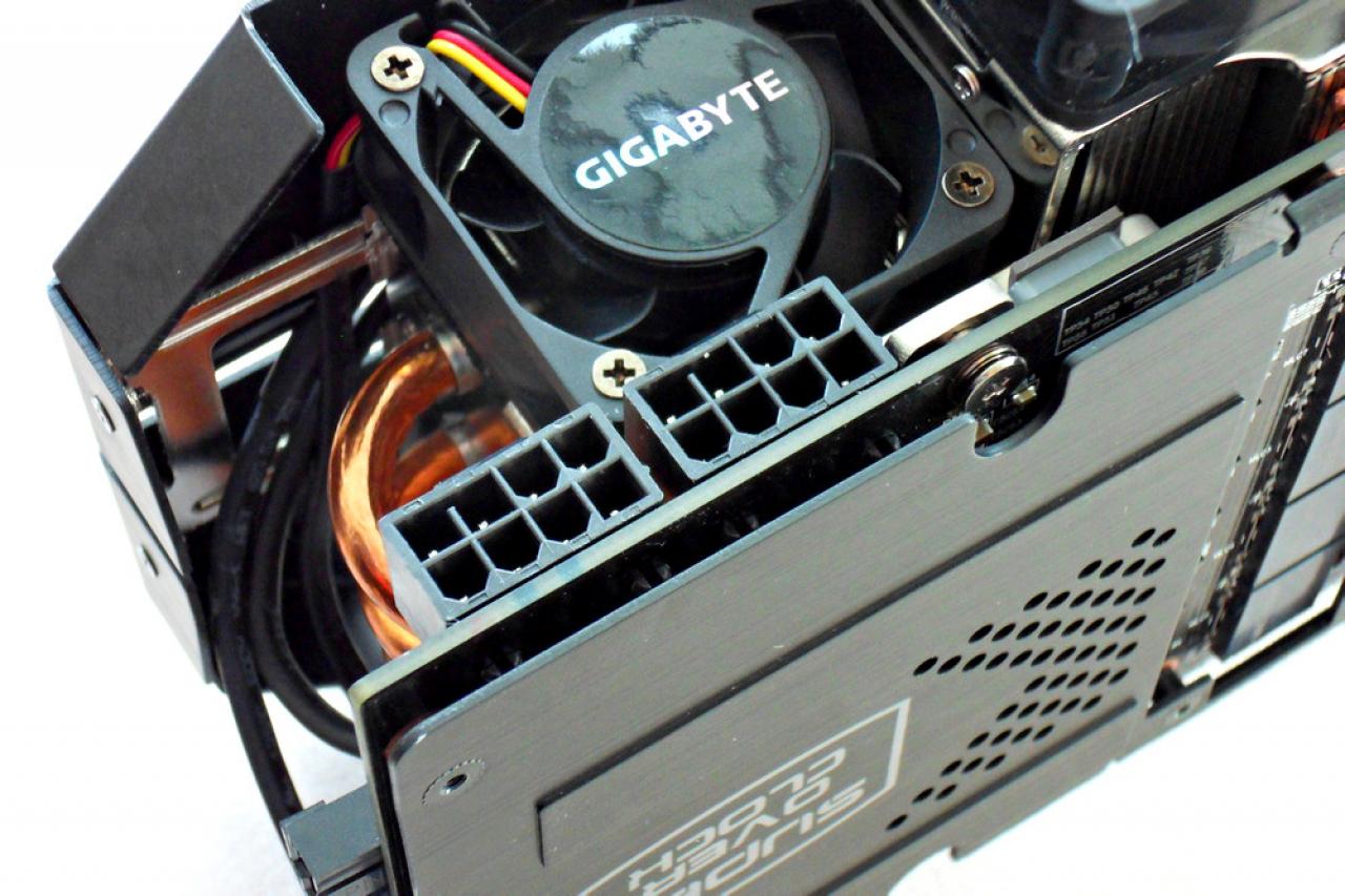 [06/06/2012] Computex 2012: Gigabyte GTX 680 Super OC mit wuchtiger Windforce-5X-Vapor-Chamber-Kühlung und fünf 40-mm-Lüftern (7)