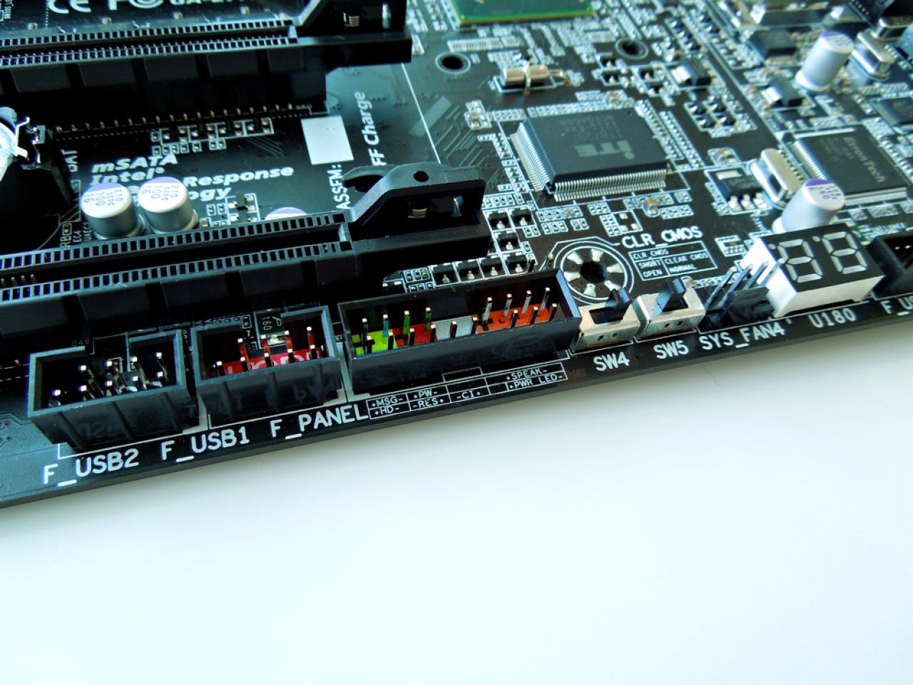 [06/06/2012] Gigabyte Z77X-UP7: High-End-Mainboard mit 32 Phasen für die CPU im finalen Design abgelichtet - inlusive Video (15)