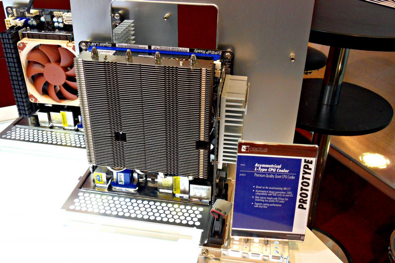 [05/06/2012] Noctua: CPU-Kühler-Prototypen vom HTPC-Winzling bis zum 140-mm-Doppelturm abgelichtet - plus neue Lüfter (2)