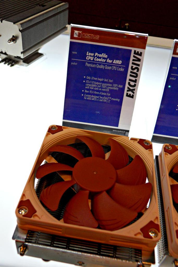 [05/06/2012] Noctua: CPU-Kühler-Prototypen vom HTPC-Winzling bis zum 140-mm-Doppelturm abgelichtet - plus neue Lüfter (5)