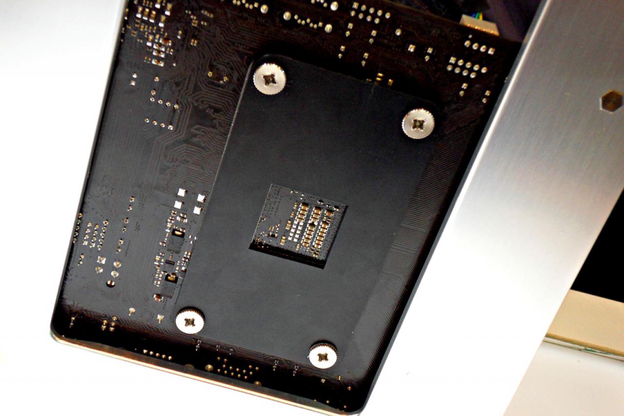 [05/06/2012] Noctua: CPU-Kühler-Prototypen vom HTPC-Winzling bis zum 140-mm-Doppelturm abgelichtet - plus neue Lüfter (11)
