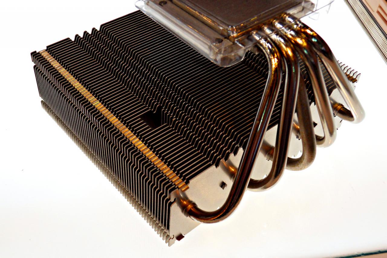 [05/06/2012] Noctua: CPU-Kühler-Prototypen vom HTPC-Winzling bis zum 140-mm-Doppelturm abgelichtet - plus neue Lüfter (15)