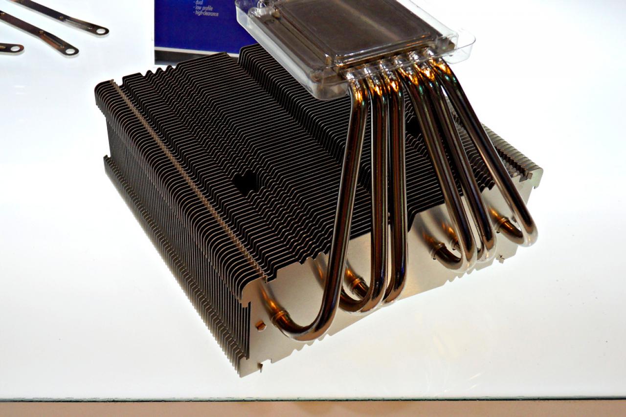 [05/06/2012] Noctua: CPU-Kühler-Prototypen vom HTPC-Winzling bis zum 140-mm-Doppelturm abgelichtet - plus neue Lüfter (19)