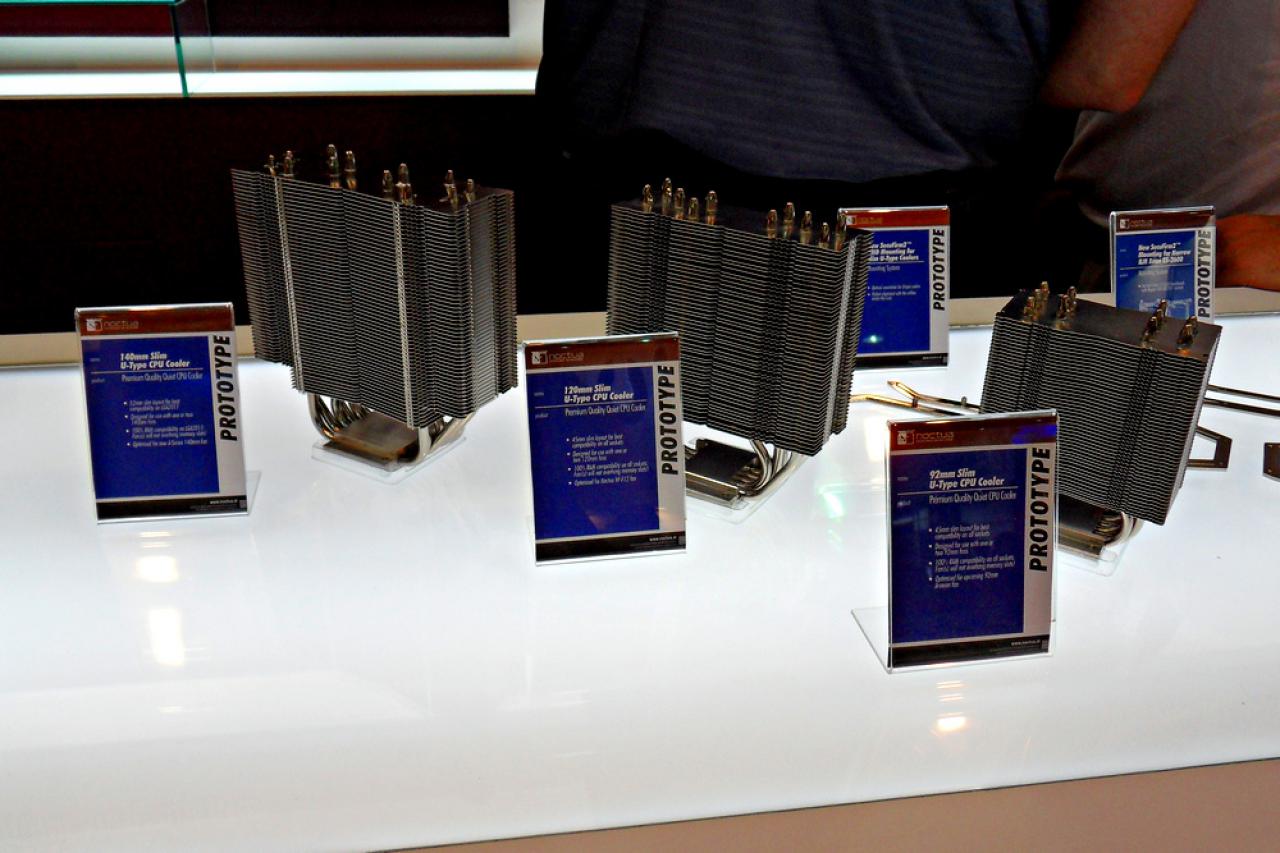 [05/06/2012] Noctua: CPU-Kühler-Prototypen vom HTPC-Winzling bis zum 140-mm-Doppelturm abgelichtet - plus neue Lüfter (22)