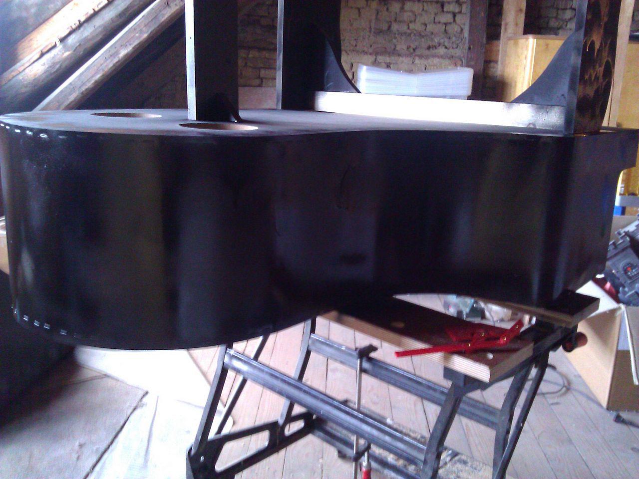 [22/06/2012] Tolle Casecon-Idee eines Pianisten: Klavierflügel als PC-Gehäuse (12)