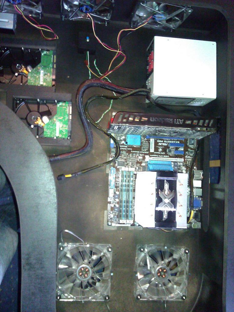 [22/06/2012] Tolle Casecon-Idee eines Pianisten: Klavierflügel als PC-Gehäuse (21)
