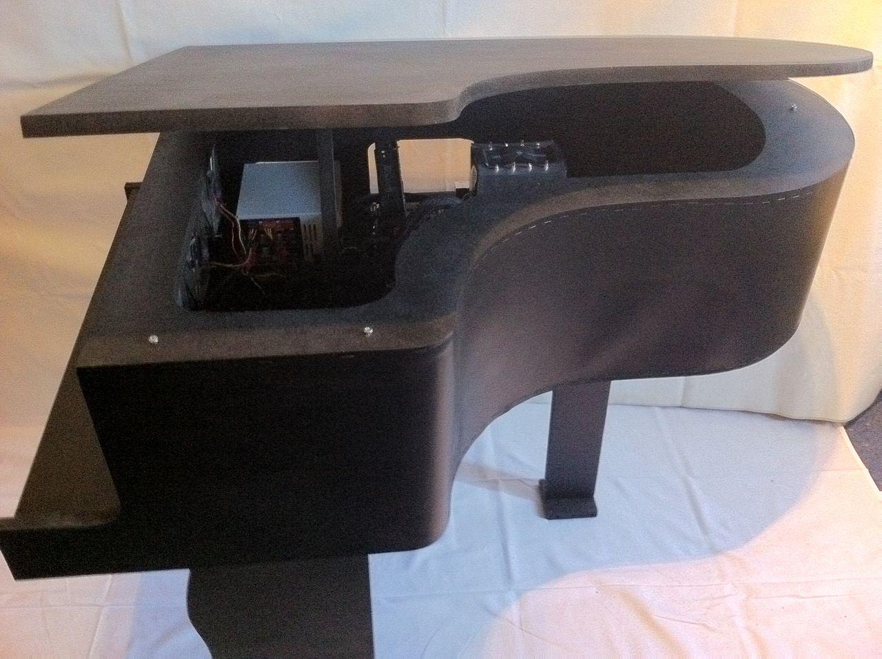 [22/06/2012] Tolle Casecon-Idee eines Pianisten: Klavierflügel als PC-Gehäuse (26)