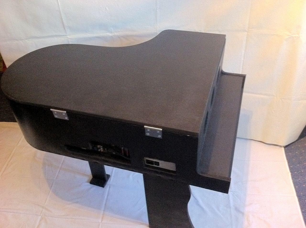 [22/06/2012] Tolle Casecon-Idee eines Pianisten: Klavierflügel als PC-Gehäuse (30)
