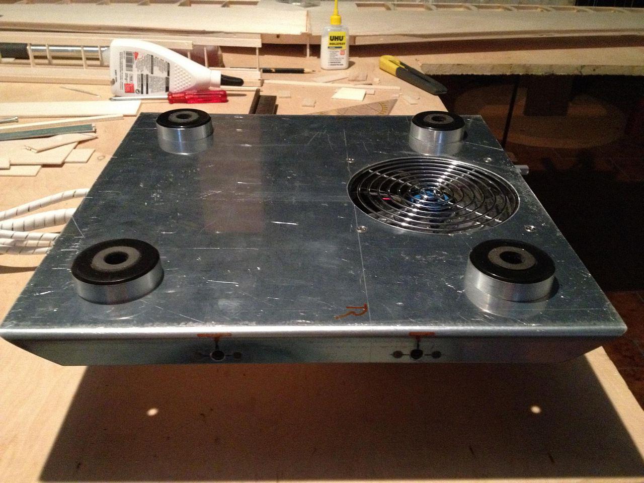 [05/06/2012] Update: Hardware lackiert und mit bunter Beleuchtung (8)