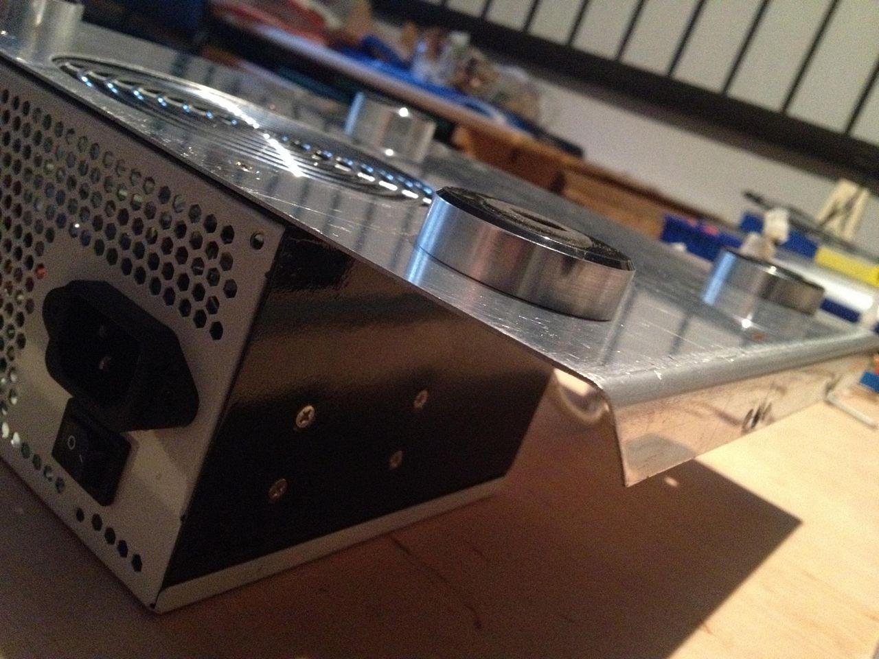 [05/06/2012] Update: Hardware lackiert und mit bunter Beleuchtung (10)