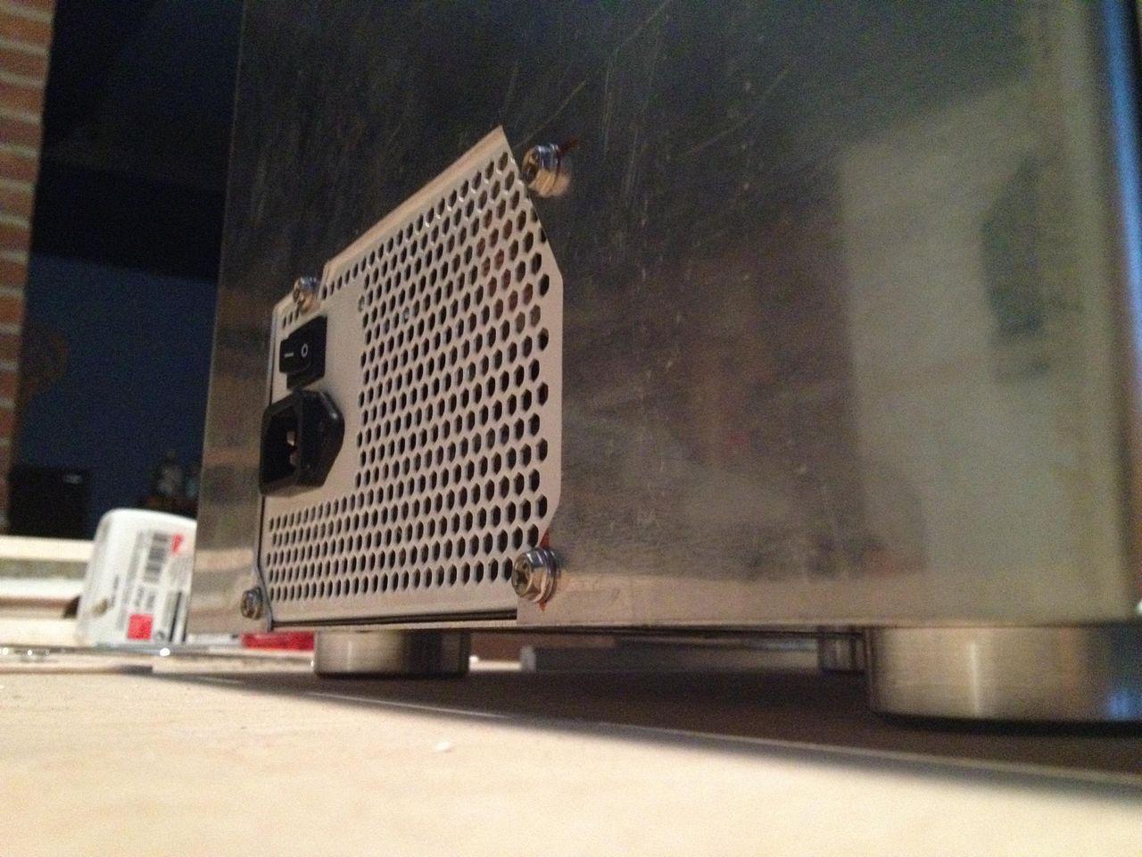 [05/06/2012] Update: Hardware lackiert und mit bunter Beleuchtung (15)