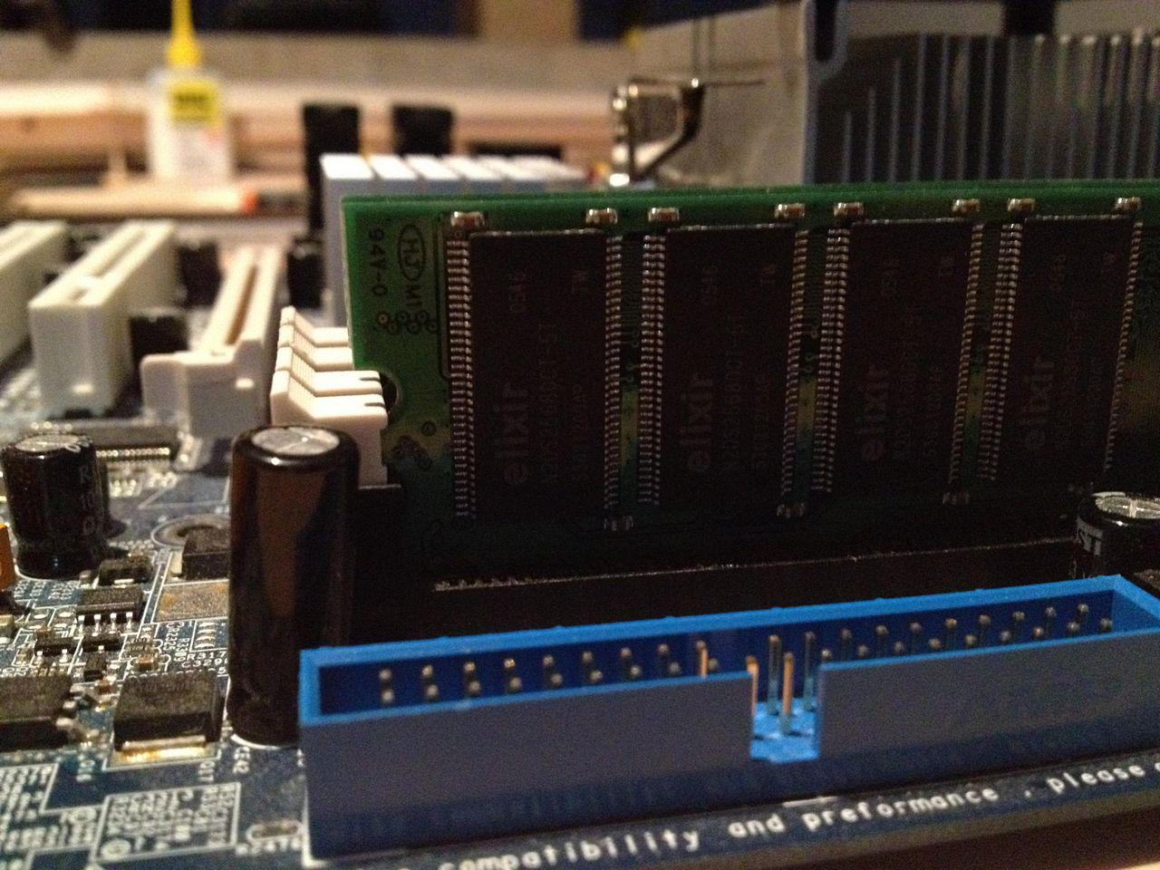 [05/06/2012] Update: Hardware lackiert und mit bunter Beleuchtung (18)