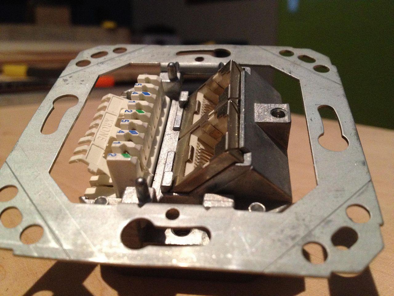 [05/06/2012] Update: Hardware lackiert und mit bunter Beleuchtung (24)